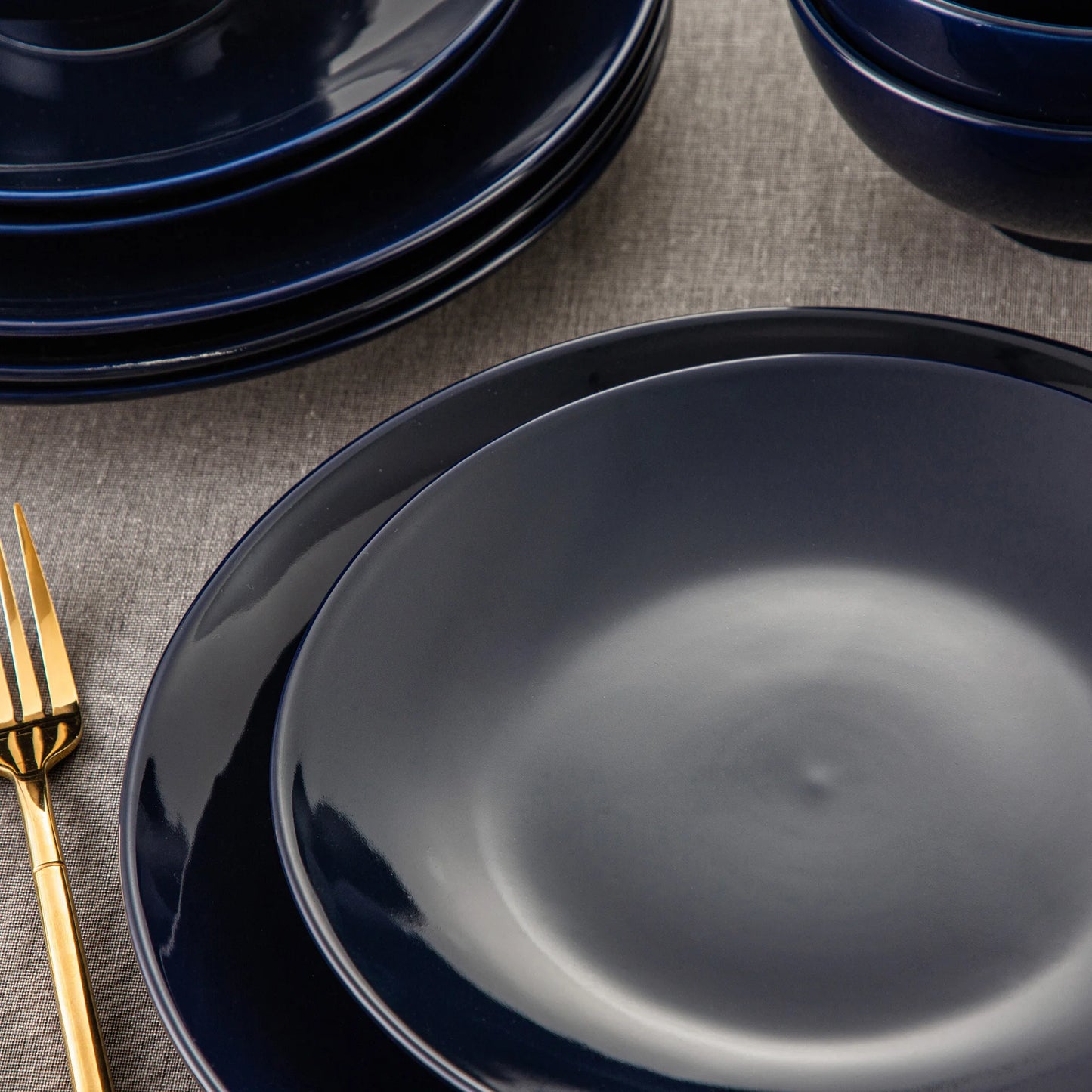 LOVECASA DS 16/32/48-Piece Dark Blue Ceramic Porcelain Dinnerware Dinner Set with Dinner Plate,Dessert Plate,Bowl,Mug Set